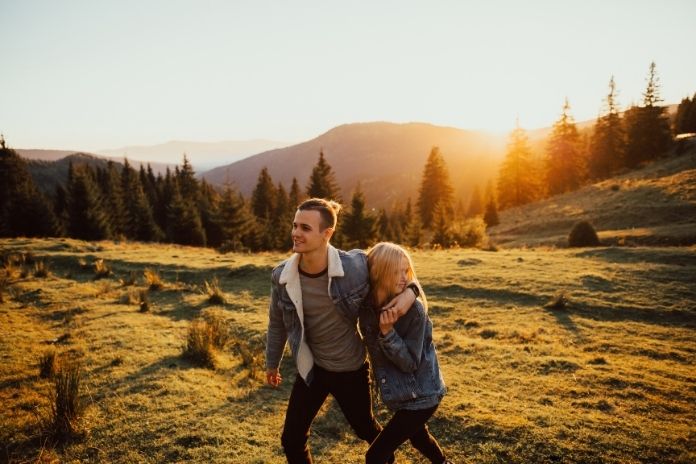 Outdoor Date Night Ideas for Adventurous Couples