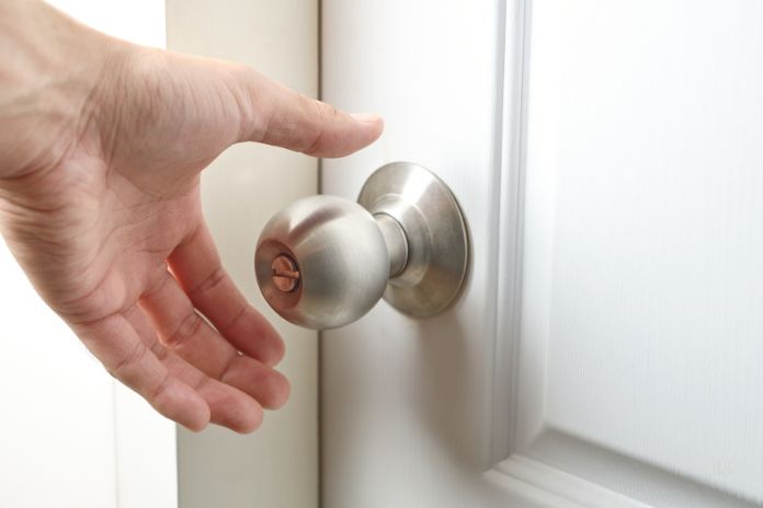 The Difference Between Door Knobs and Handles